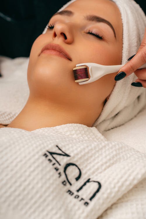 Derma Roller - Reduce Fine Lines for Smooth Skin